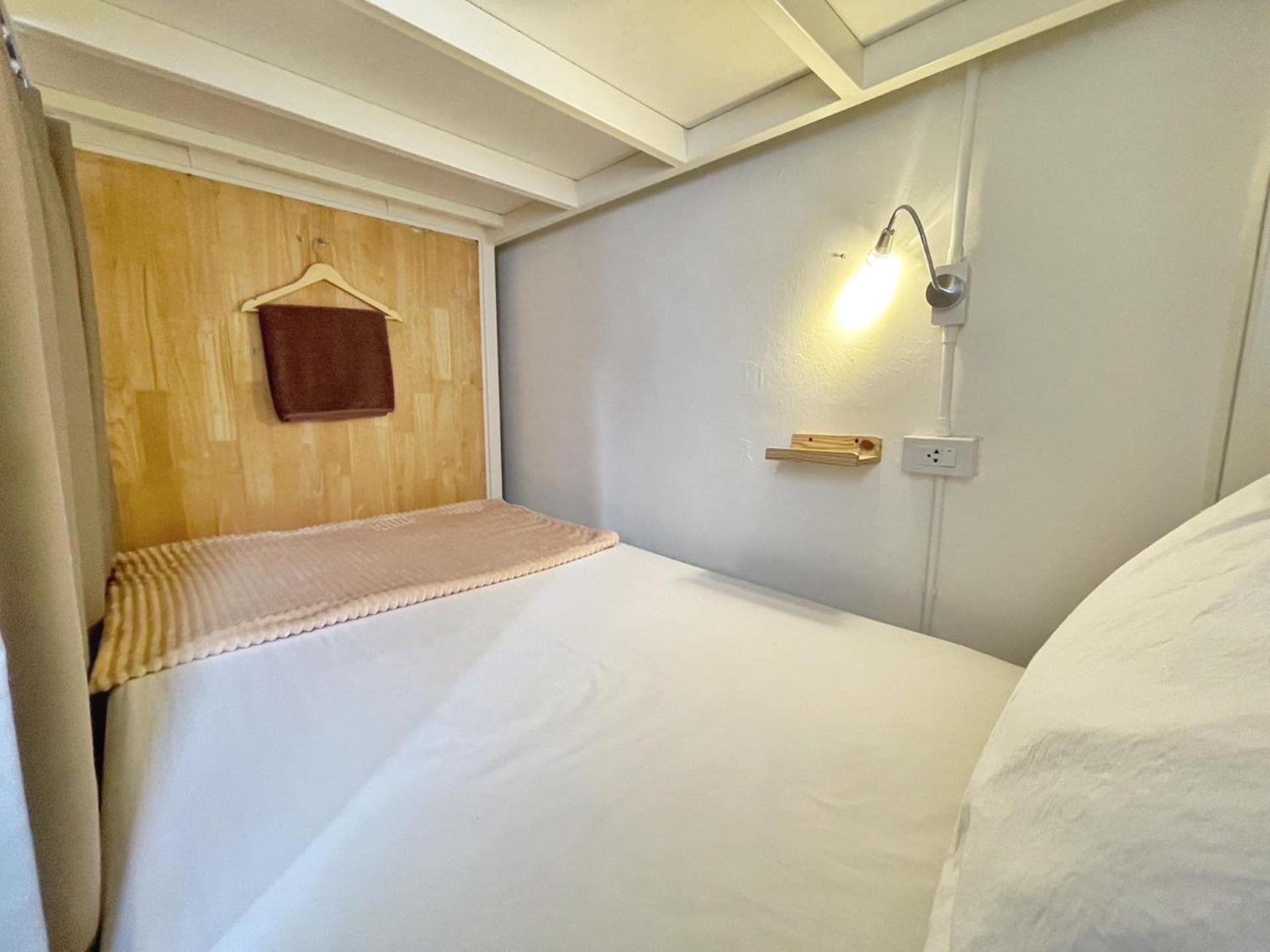 Hostel Purr Phuket Exterior foto
