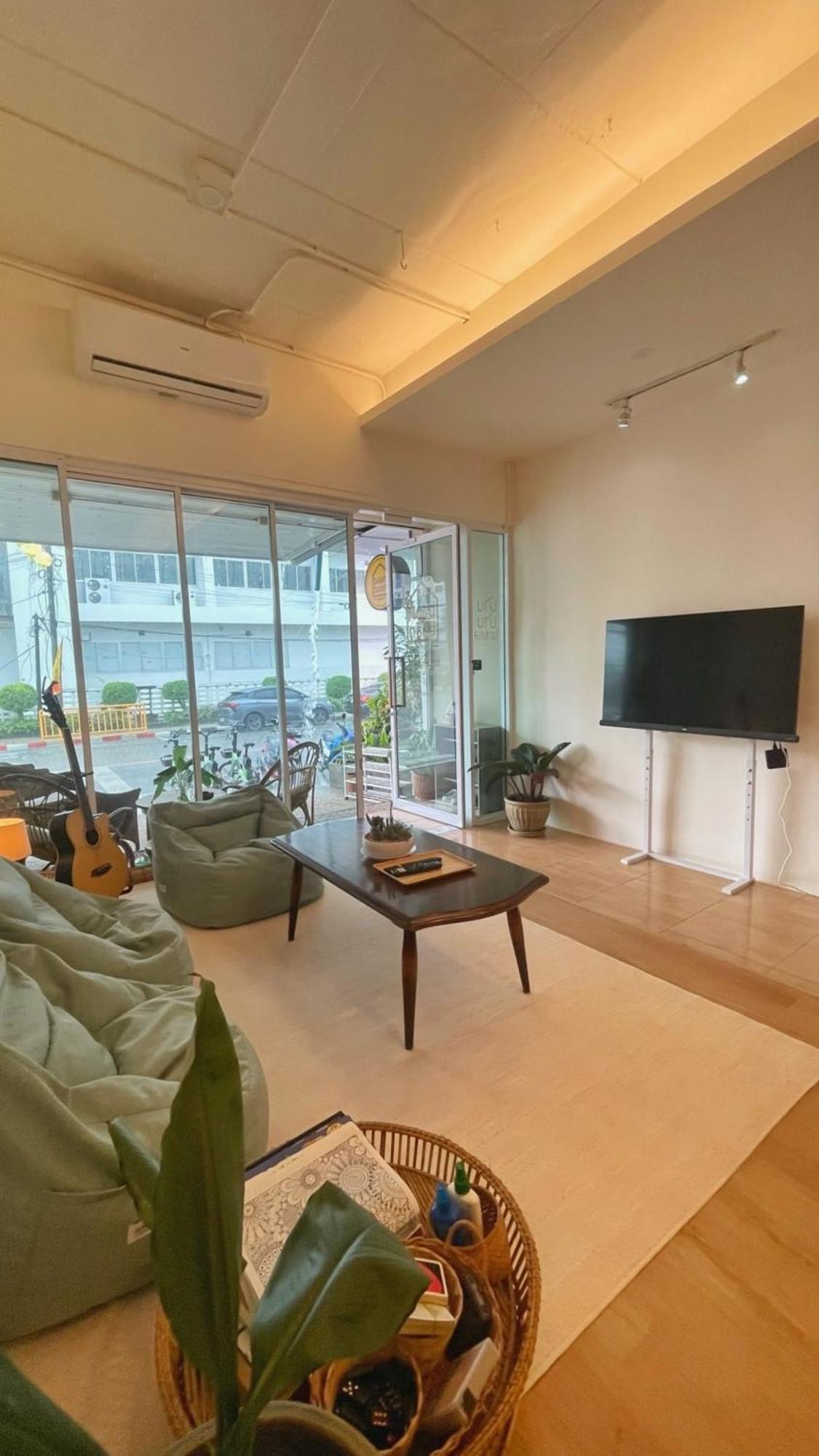 Hostel Purr Phuket Exterior foto
